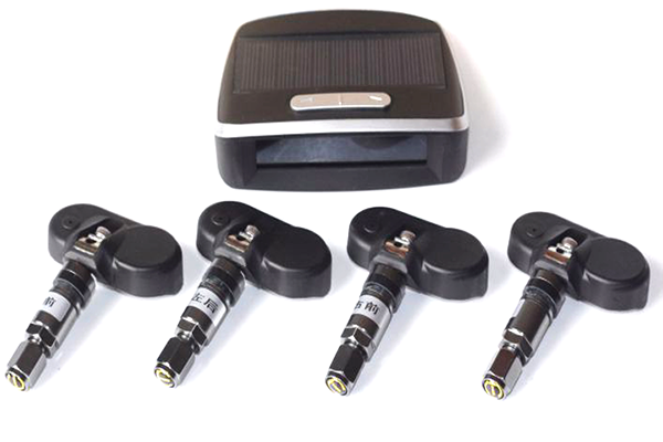 CÓ NÊN TRANG BỊ CẢM BIẾN ÁP SUẤT LỐP CHO Ô TÔ